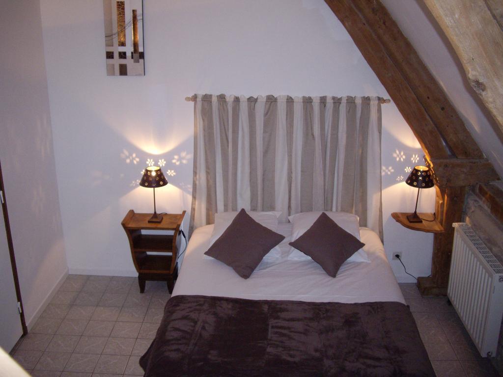 Auberge De La Luzerne Bernieres-sur-Mer Номер фото