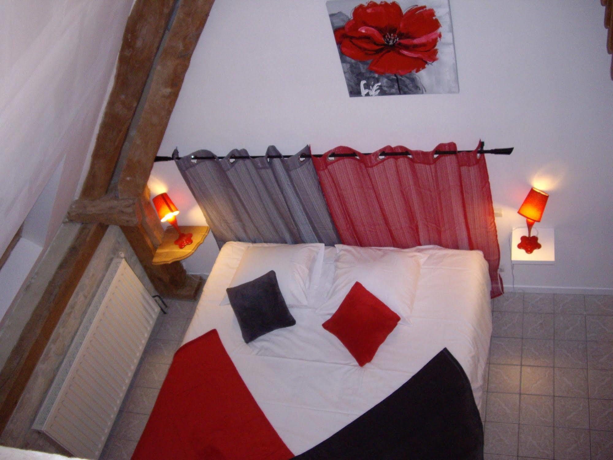 Auberge De La Luzerne Bernieres-sur-Mer Екстер'єр фото