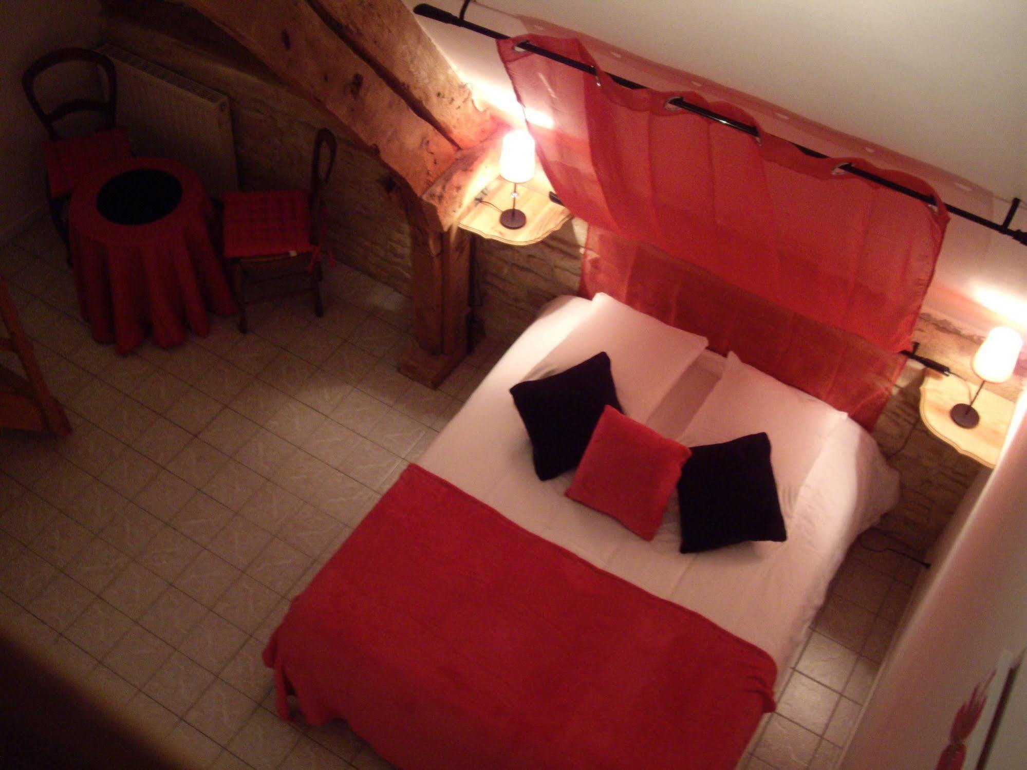 Auberge De La Luzerne Bernieres-sur-Mer Екстер'єр фото