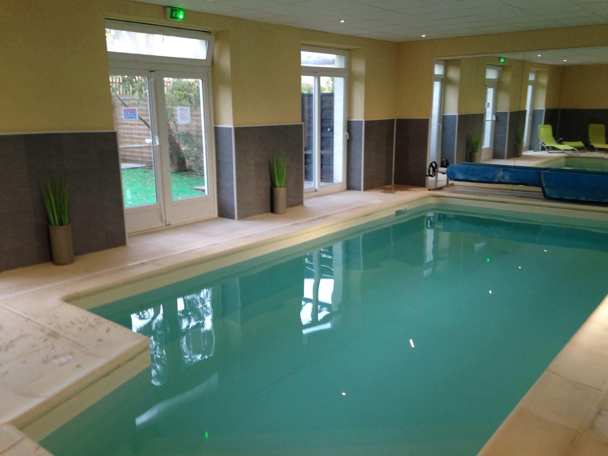Auberge De La Luzerne Bernieres-sur-Mer Екстер'єр фото
